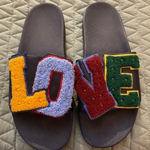 TORY BURCH LEATHER LOVE ❤️ POOL SLIDES